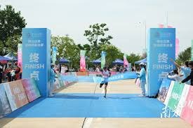 德扑筹码深度：有效筹码如何改变最优决策？（德州扑克筹码深度：有效筹码如何影响最佳决策）