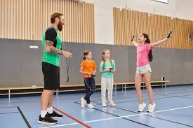 他们曾被全网黑，如今王者归来，排名第一成LPL首支进入季后赛队伍